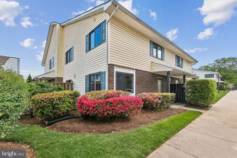 9017 Sandalwood Dr #B, Manassas, VA 20110