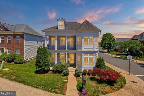 9477 Bankhead Dr, Manassas, VA 20110