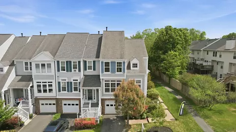 9279 Caladium Dr, Manassas, VA 20110