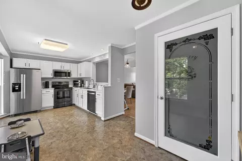 Entry Way - 9320 Garst Dr, Manassas, VA 20110 photo 8 of 14