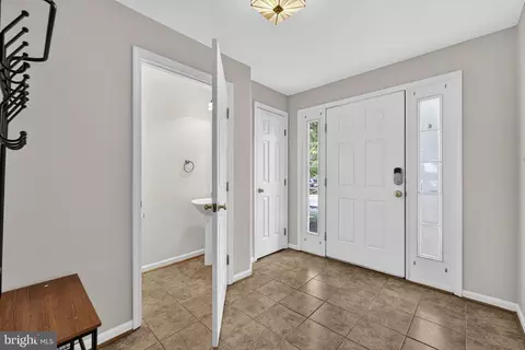 Entry Way - 9320 Garst Dr, Manassas, VA 20110 photo 3 of 14