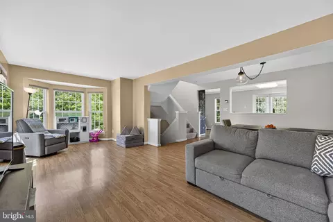 Living - 9320 Garst Dr, Manassas, VA 20110 photo 4 of 5