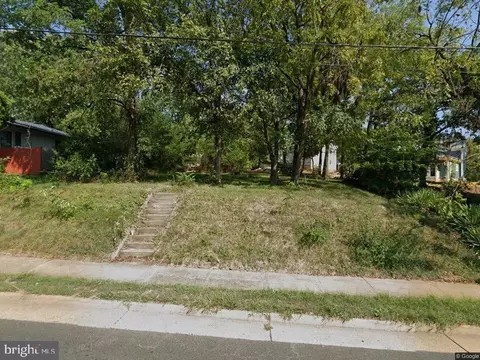 9509 Grant Ave, Manassas, VA 20110