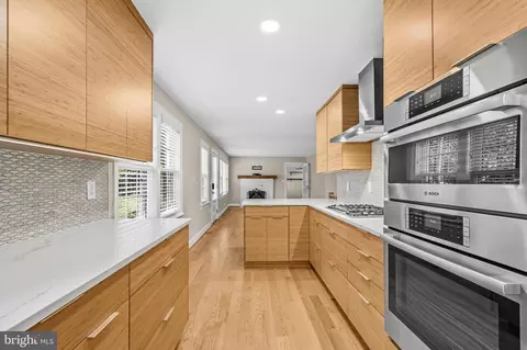 Kitchen - 9304 Stuart Ave, Manassas, VA 20110 photo 2 of 5