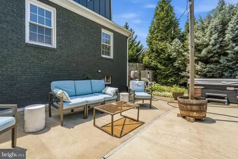 Exterior - 9304 Stuart Ave, Manassas, VA 20110 photo 6 of 17