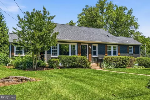 Exterior - 9304 Stuart Ave, Manassas, VA 20110 photo 16 of 17