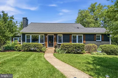 9304 Stuart Ave, Manassas, VA 20110