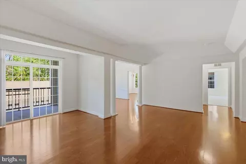 9204 Charleston Dr #207, Manassas, VA 20110