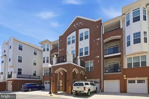 9204 Charleston Dr #207, Manassas, VA 20110