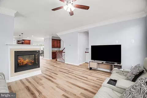 Living - 9967 Leander Ln, Manassas, VA 20110 photo 2 of 3
