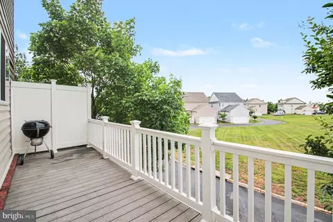 Exterior - 9967 Leander Ln, Manassas, VA 20110 photo 3 of 4