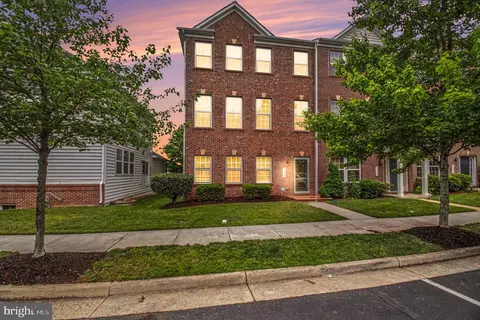 9967 Leander Ln, Manassas, VA 20110