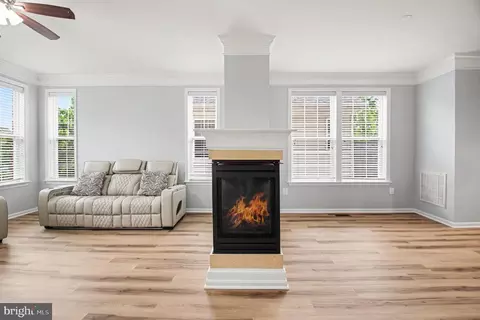 Living - 9967 Leander Ln, Manassas, VA 20110 photo 3 of 3