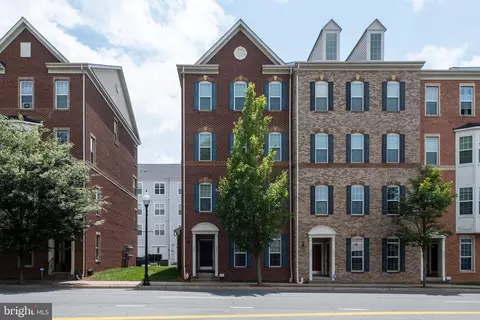 9583 Center St, Manassas, VA 20110