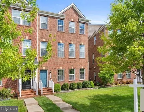 10271 Hastings Dr, Manassas, VA 20110
