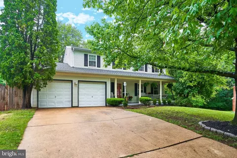 8944 Vicksburg Ln, Manassas, VA 20110