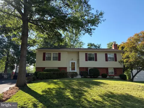 9231 Landgreen St, Manassas, VA 20110