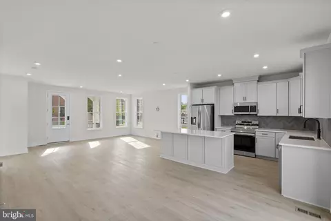 Living - 9615 Grant Ave, Manassas, VA 20110 photo 1 of 6