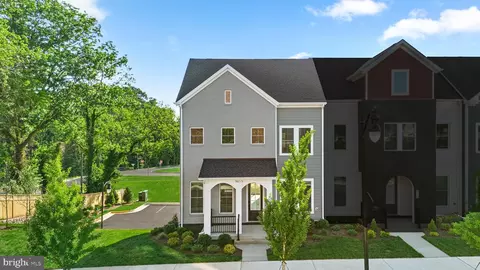 9615 Grant Ave, Manassas, VA 20110