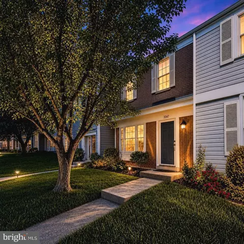 8987 Mcdowell Cmns, Manassas, VA 20110
