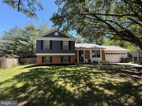 10323 Amberleigh Ct, Manassas, VA 20110