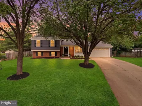 10323 Amberleigh Ct, Manassas, VA 20110