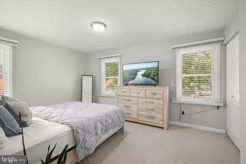 Bedroom - 9764 Bragg Ln, Manassas, VA 20110 photo 1 of 7