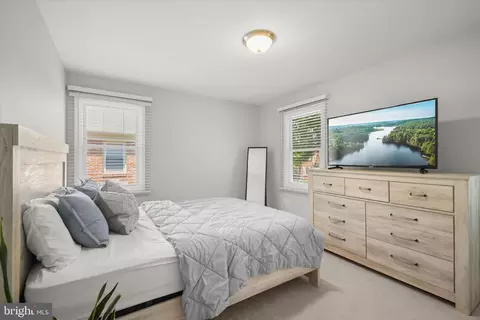 Bedroom - 9764 Bragg Ln, Manassas, VA 20110 photo 4 of 7