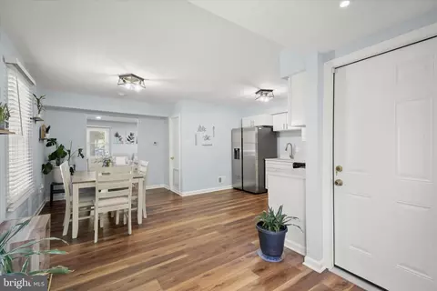 Entry Way - 9764 Bragg Ln, Manassas, VA 20110 photo 3 of 4