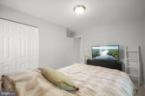 Bedroom - 9764 Bragg Ln, Manassas, VA 20110 photo 6 of 7