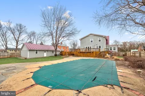Exterior - 9016 Grant Ave, Manassas, VA 20110 photo 4 of 11