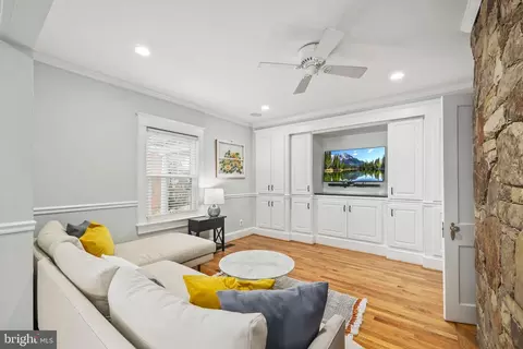 Living - 9016 Grant Ave, Manassas, VA 20110 photo 2 of 2
