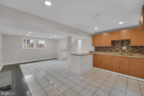 Living - 8613 Weems Rd, Manassas, VA 20110 photo 4 of 7