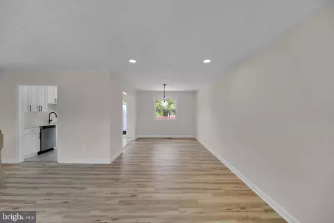 Living - 8613 Weems Rd, Manassas, VA 20110 photo 7 of 7