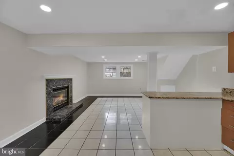 Living - 8613 Weems Rd, Manassas, VA 20110 photo 6 of 7