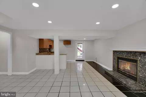 Living - 8613 Weems Rd, Manassas, VA 20110 photo 3 of 7