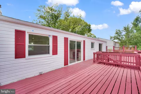 Exterior - 8613 Weems Rd, Manassas, VA 20110 photo 5 of 13