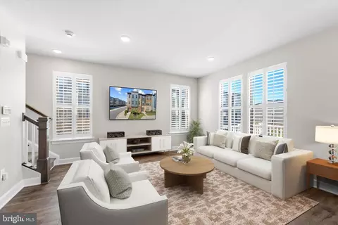 Living - 9828 Buchanan Loop, Manassas, VA 20110 photo 1 of 7
