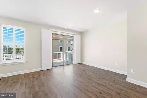 Living - 9828 Buchanan Loop, Manassas, VA 20110 photo 5 of 7