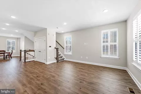 Living - 9828 Buchanan Loop, Manassas, VA 20110 photo 3 of 7