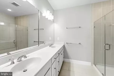 Bath - 9828 Buchanan Loop, Manassas, VA 20110 photo 1 of 1