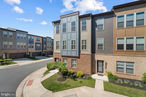 Exterior - 9828 Buchanan Loop, Manassas, VA 20110 photo 2 of 3