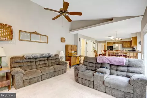 Entry Way - 10262 Cedar Ridge Dr, Manassas, VA 20110 photo 5 of 11