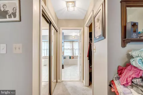 Entry Way - 10262 Cedar Ridge Dr, Manassas, VA 20110 photo 9 of 11