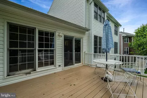 Exterior - 10262 Cedar Ridge Dr, Manassas, VA 20110 photo 5 of 11