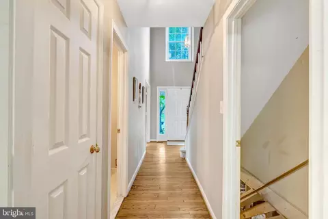 Entry Way - 10262 Cedar Ridge Dr, Manassas, VA 20110 photo 6 of 11
