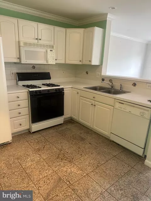 Kitchen - 9308 Witch Hazel Way, Manassas, VA 20110 photo 1 of 2