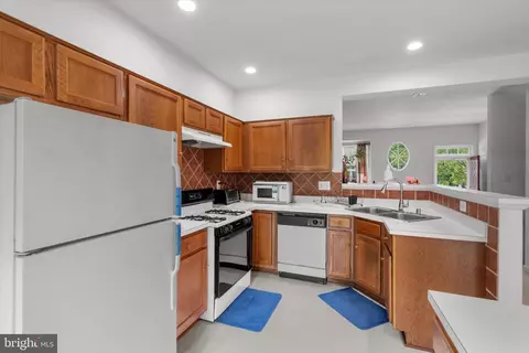 Kitchen - 10278 Butternut Cir, Manassas, VA 20110 photo 2 of 3