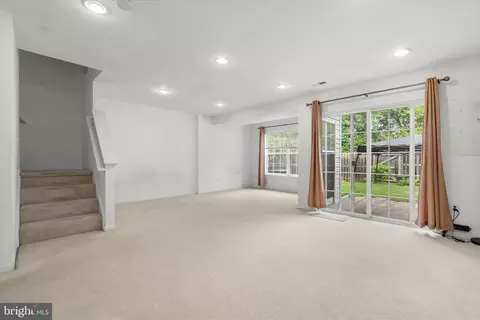 Living - 10278 Butternut Cir, Manassas, VA 20110 photo 1 of 3