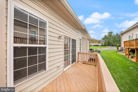 Exterior - 8297 Gaither St, Manassas, VA 20110 photo 4 of 6